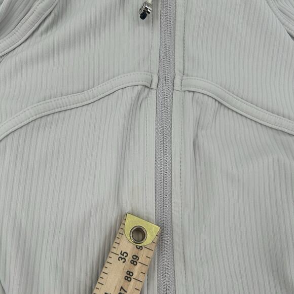 Lululemon Cropped Define Jacket Ribbed Nulu Light Gray Size 2 *Faint Stain* - Picture 10 of 13